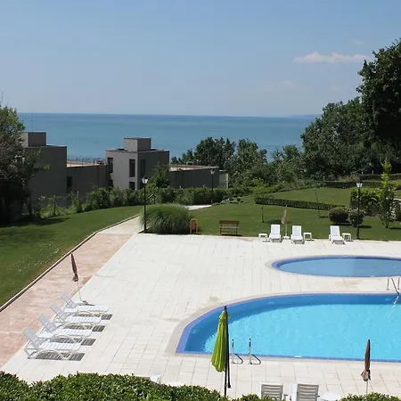 Apartment Gardens Balchik