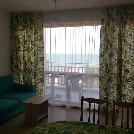 Apartment Gardens Balchik