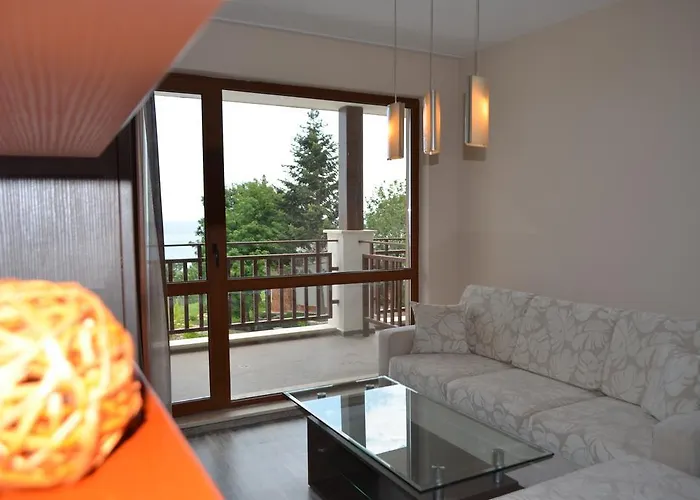 Апартамент Gardens Балчик